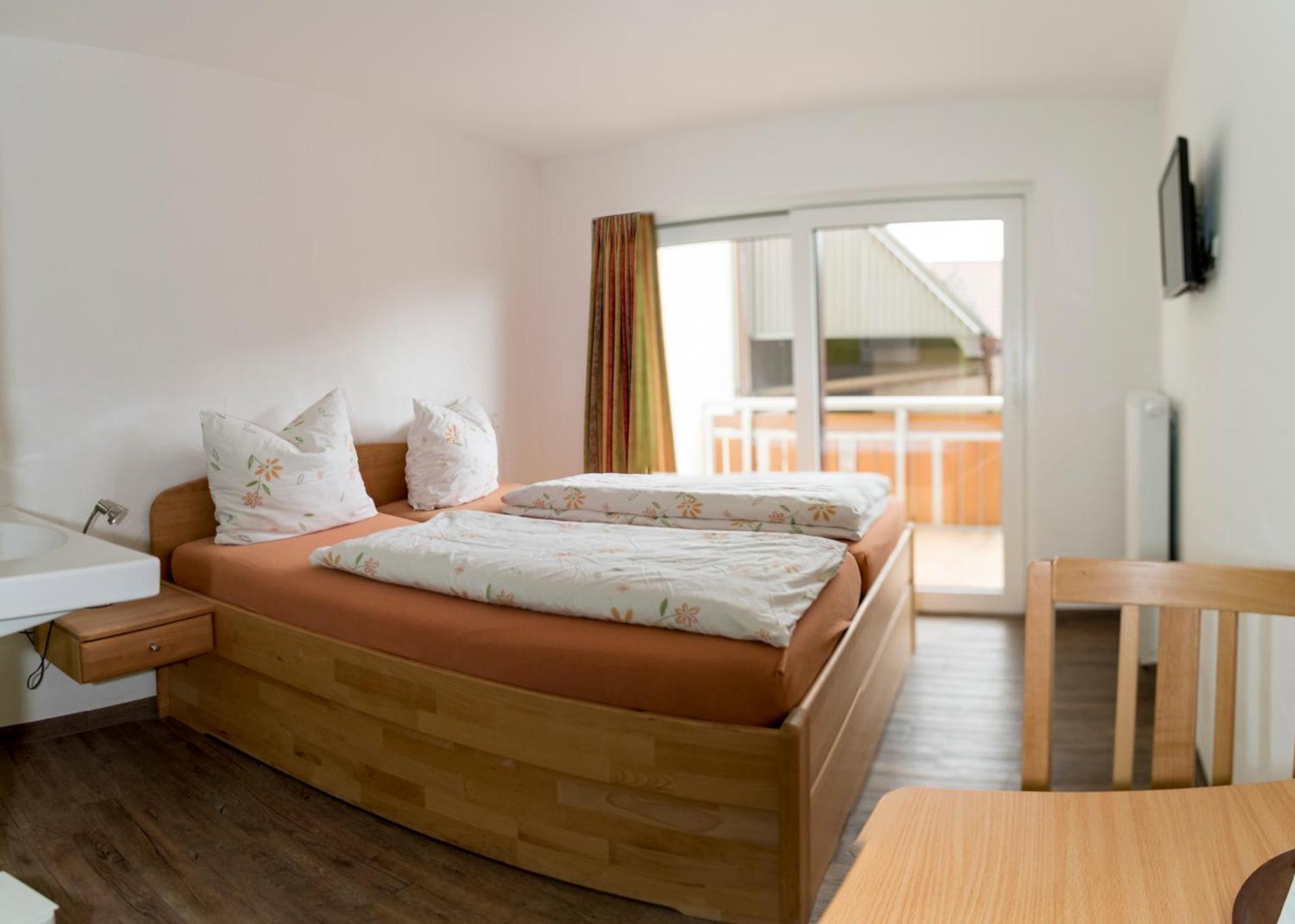 Hotel Gasthof Roessle Westerheim ภายนอก รูปภาพ