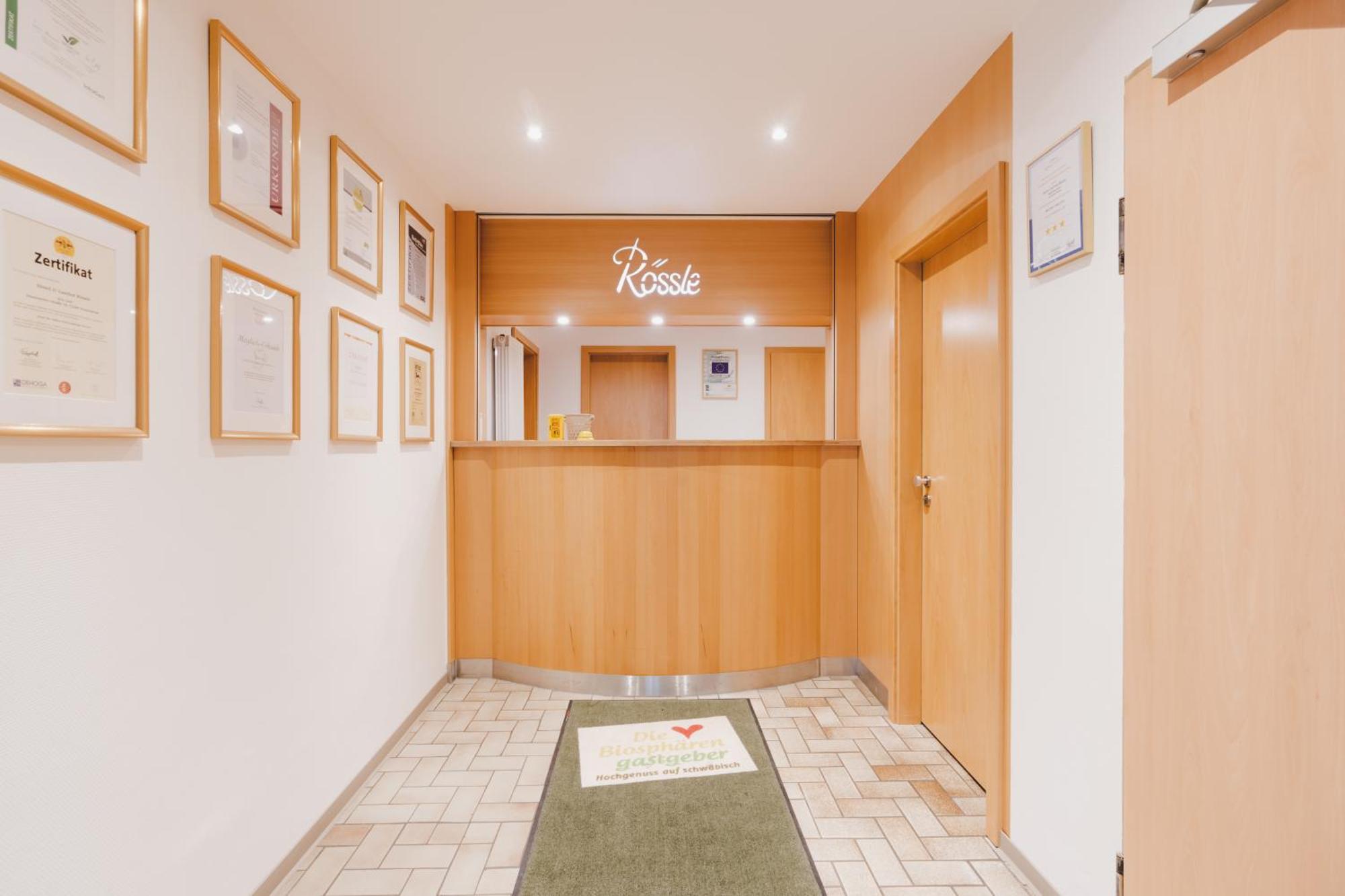 Hotel Gasthof Roessle Westerheim ภายนอก รูปภาพ